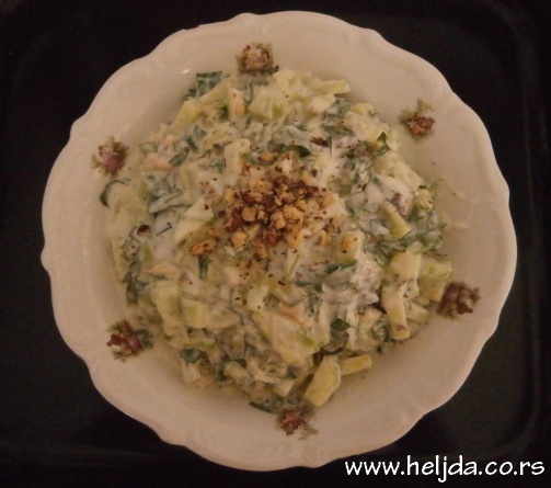 Salata od krastavaca sa rukolom i keselim mlekom