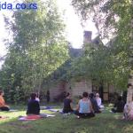 Joga i meditacija sa jastucima od heljde