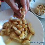 skidanje ljuspe sa češnjeva belog luka